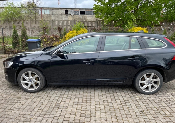 Volvo V60 cena 43900 przebieg: 278000, rok produkcji 2014 z Nowy Tomyśl małe 172